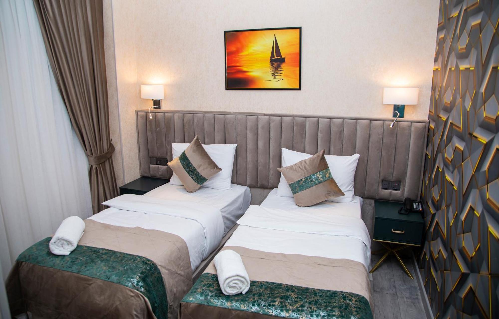 Essam Deluxe Hotel Baky Esterno foto